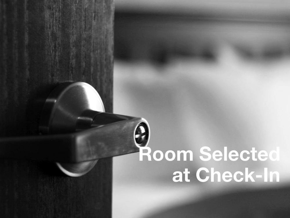 Room image 4