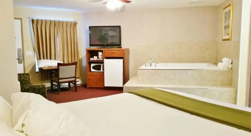 Suite with Spa Bath